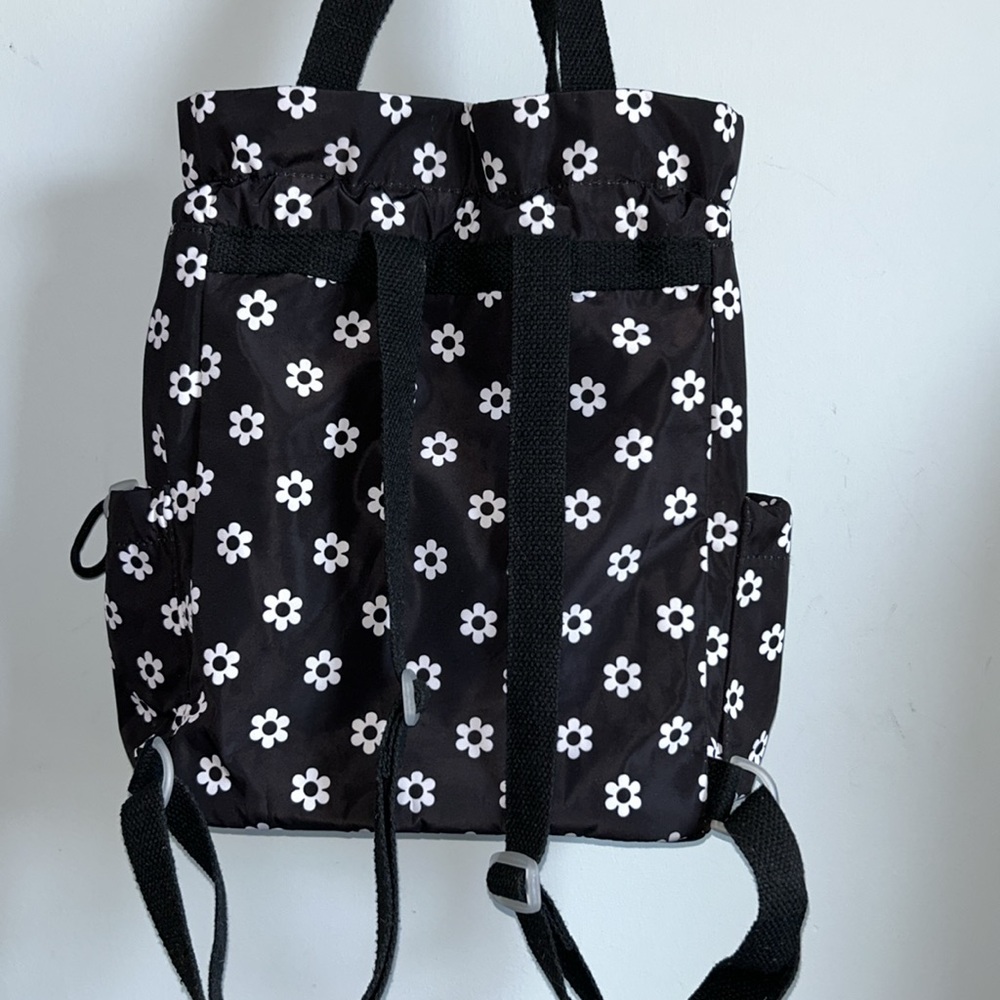 Art Class Retro Floral Drawstring Backpack Daisy Pattern - Picture 4 of 9